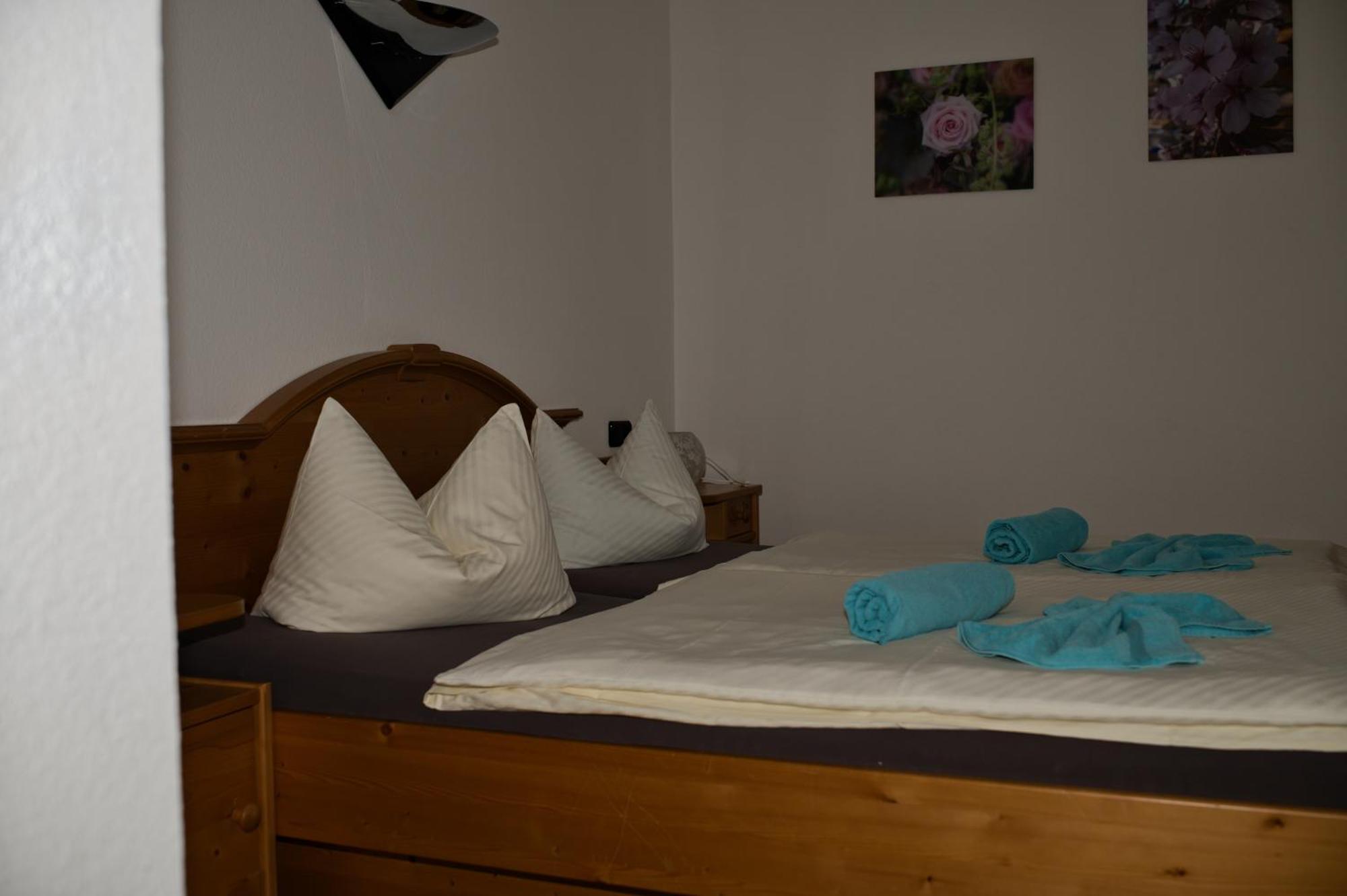 Hotel Waldhaus Romhild Bagian luar foto