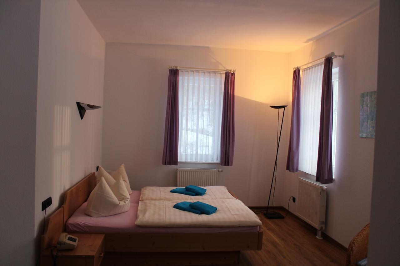 Hotel Waldhaus Romhild Bagian luar foto
